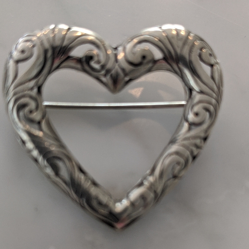 Source Unknown Silver Heart Brooch